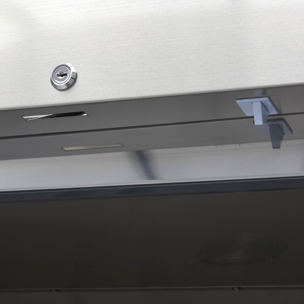 25318579a38b941aae6de17cc48ad80e